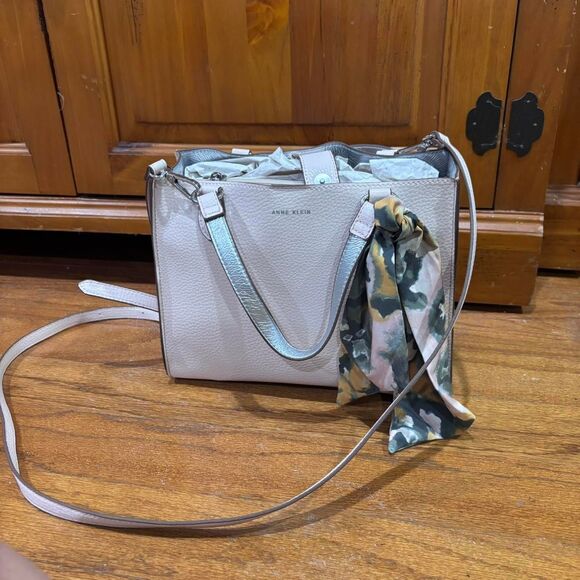 ANNE KLEIN NEW Women's Light Pink Pocketbook Scarf Crossover Beautiful Chic Bag - Picture 1 of 8